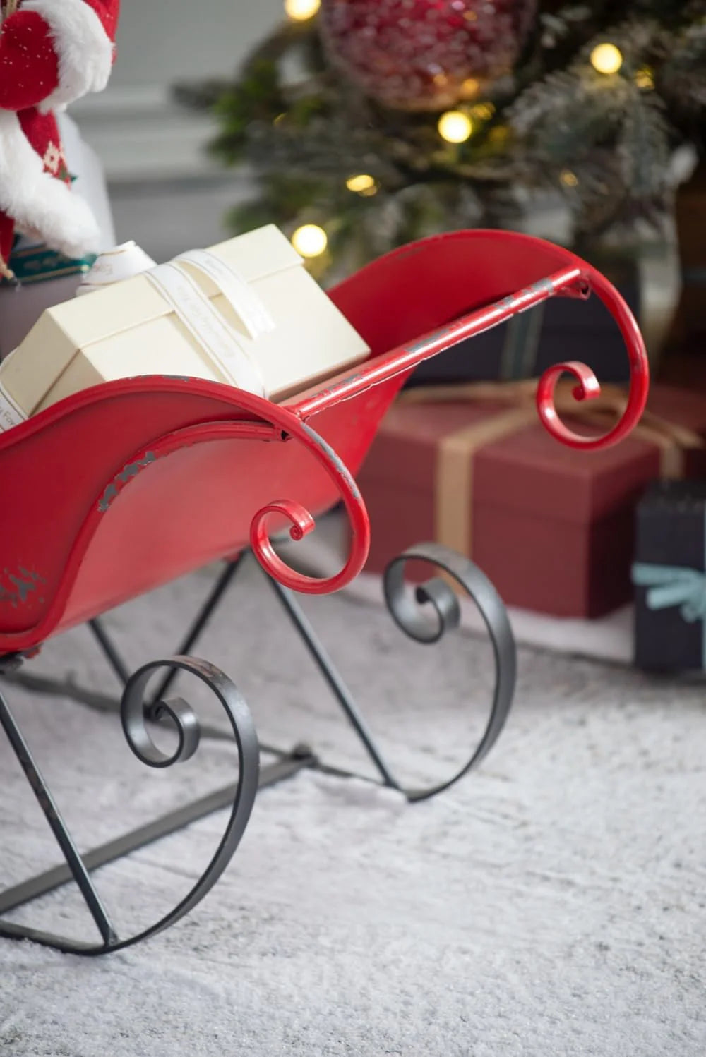 Christmas Sleigh Outdoor Decorations Large-sized Worn Red Metal Santa Sleigh Toy Decoration Gift Basket Winter Decorations Indoor Christmas Garden Santa Sleigh Decoration - 39 inches (Sleigh-L)